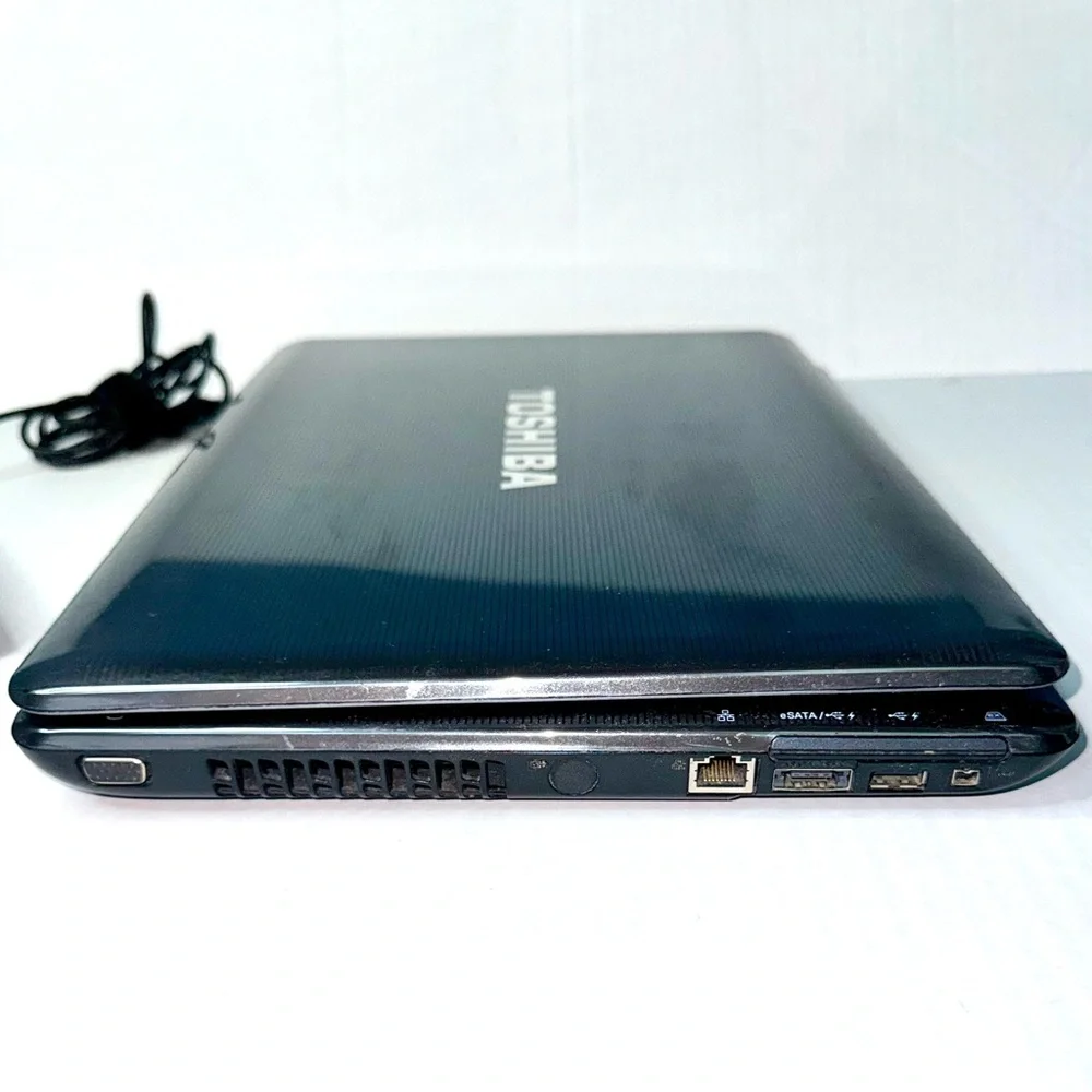 Working Toshiba Satellite A305-S6879 15.4” laptop & adapter, special edition